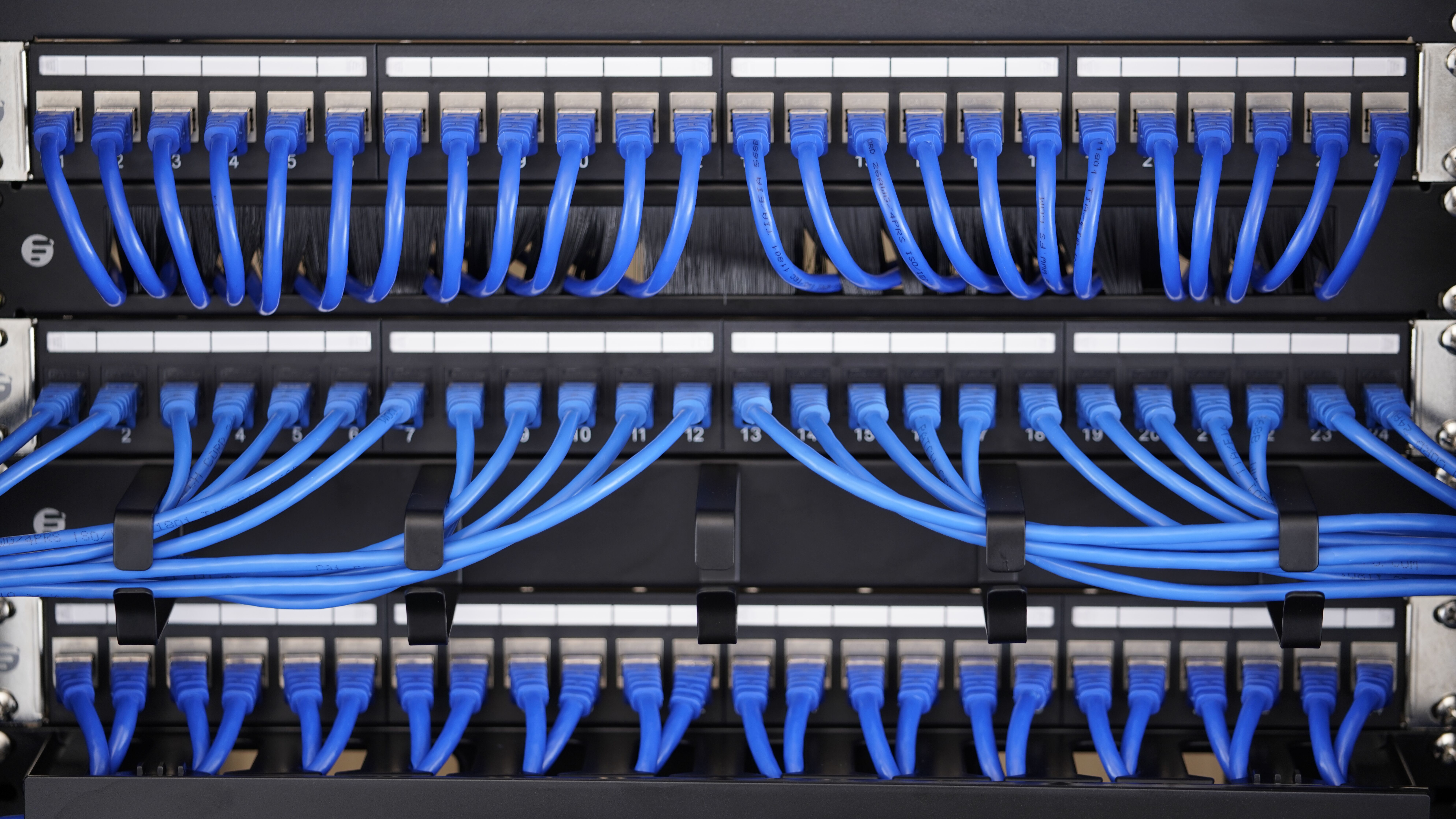 Which One to Choose? Fiber or Copper Patch Panel?